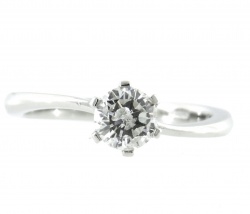 Setting a 0.56Ct Diamond in a platinum mount